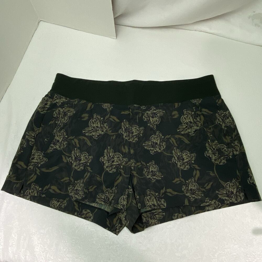 Athleta Trekkie North Printed Shorts Women's Sz 20 Hiking Summer Travel New